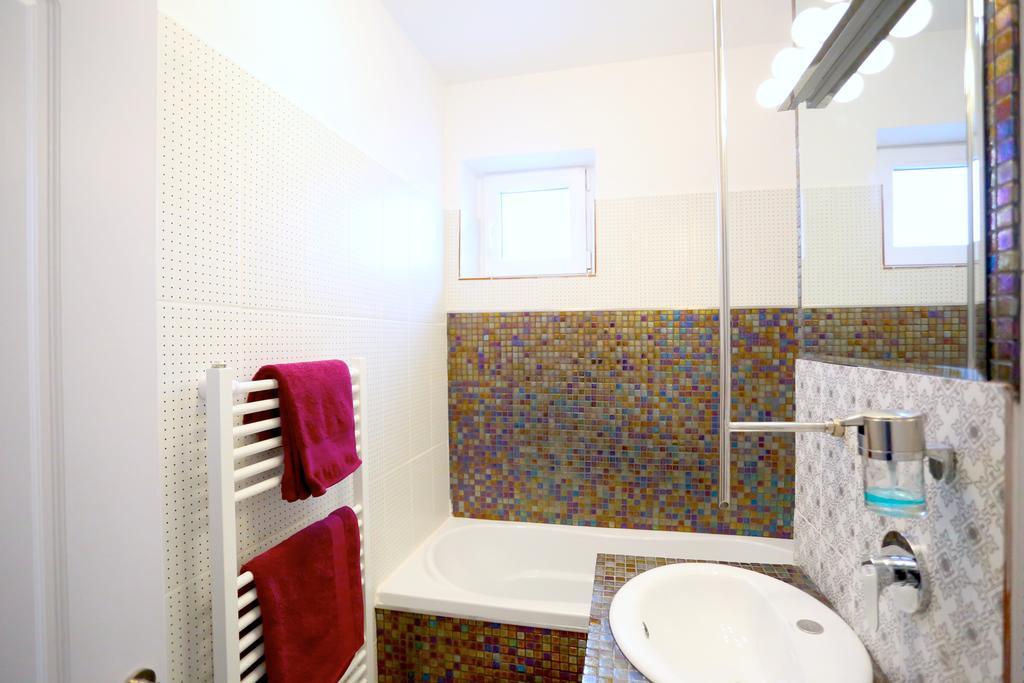 Soho Apartment Near Ceronav Galaţi Eksteriør billede